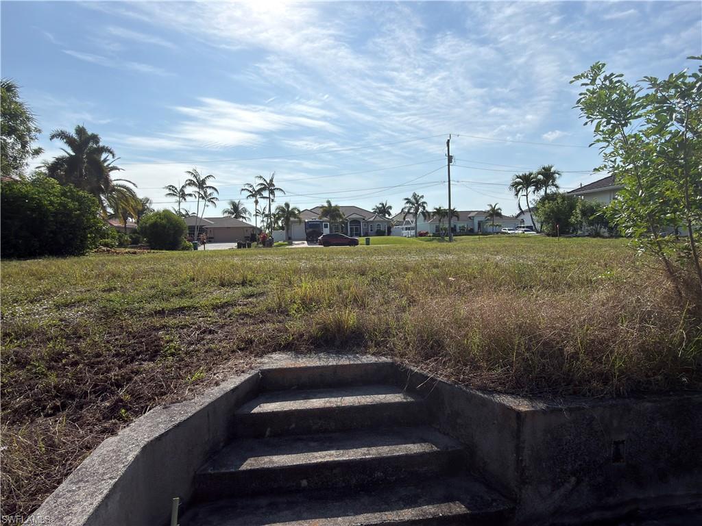 CAPE CORAL - Land