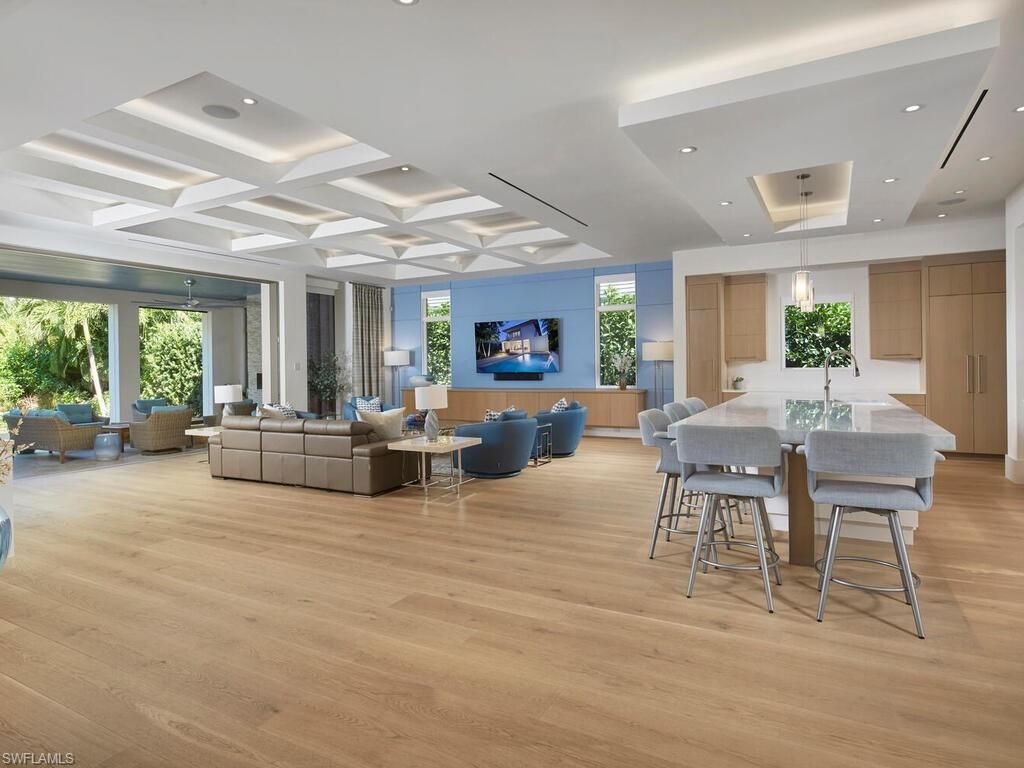 Photo of 355 7th AVE S, NAPLES, FL 34102 (MLS # 225073055)