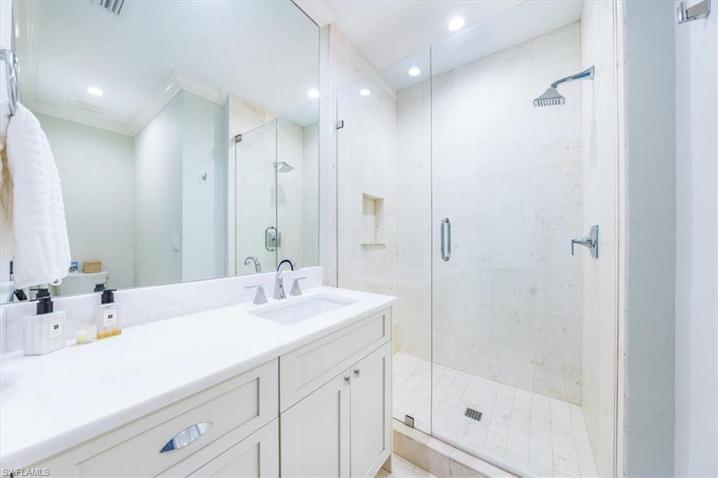 LEMURIA - Residential Lease