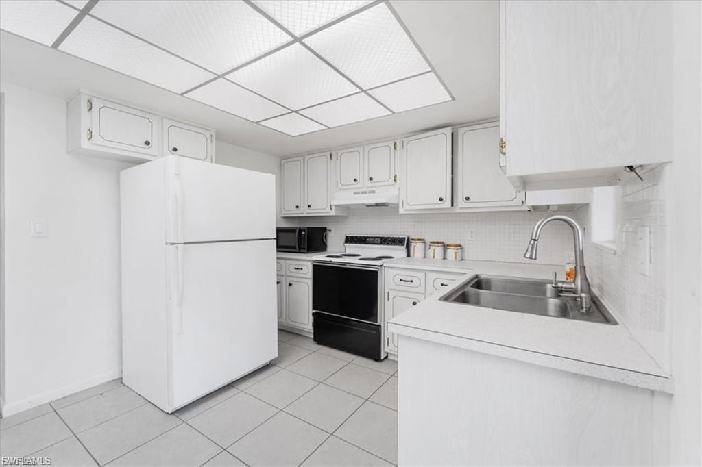 FAIRWAYS CONDO - Residential Lease