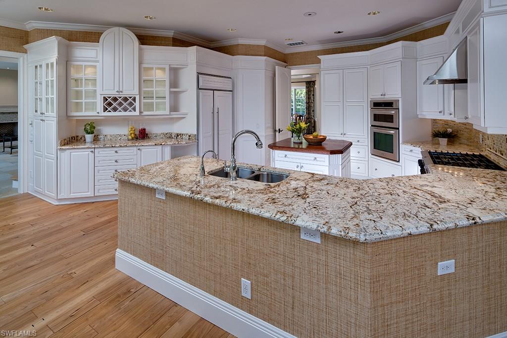 BAY COLONY SHORES - Residential