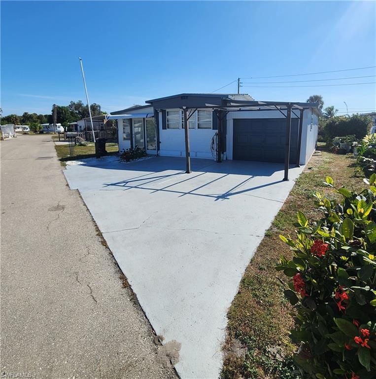 MOBILE MANOR - Residential