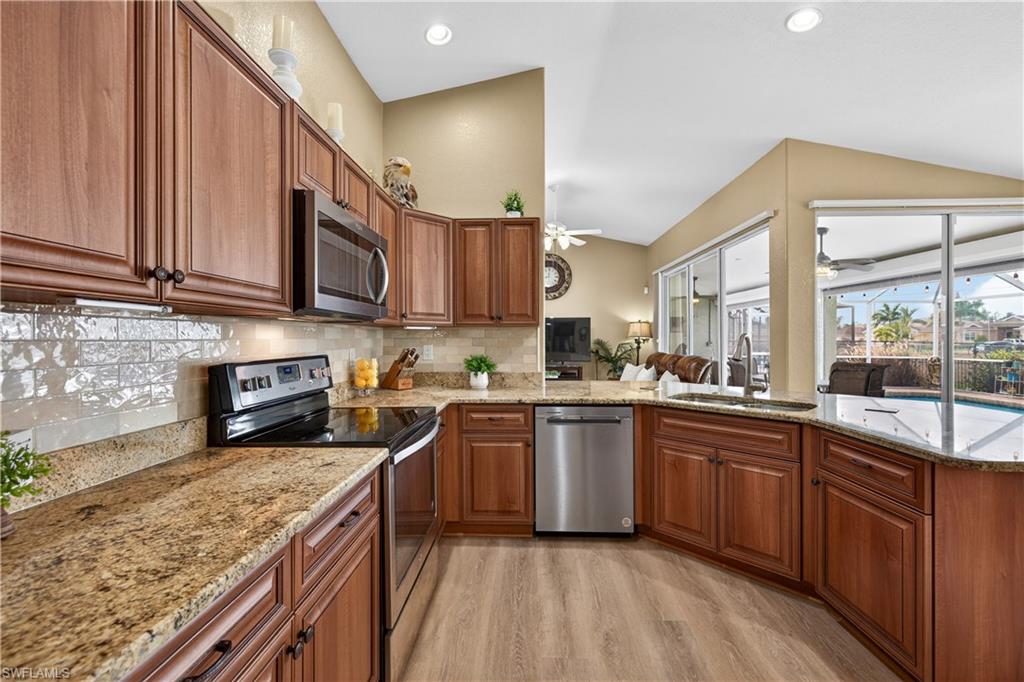 CAPE CORAL - Residential