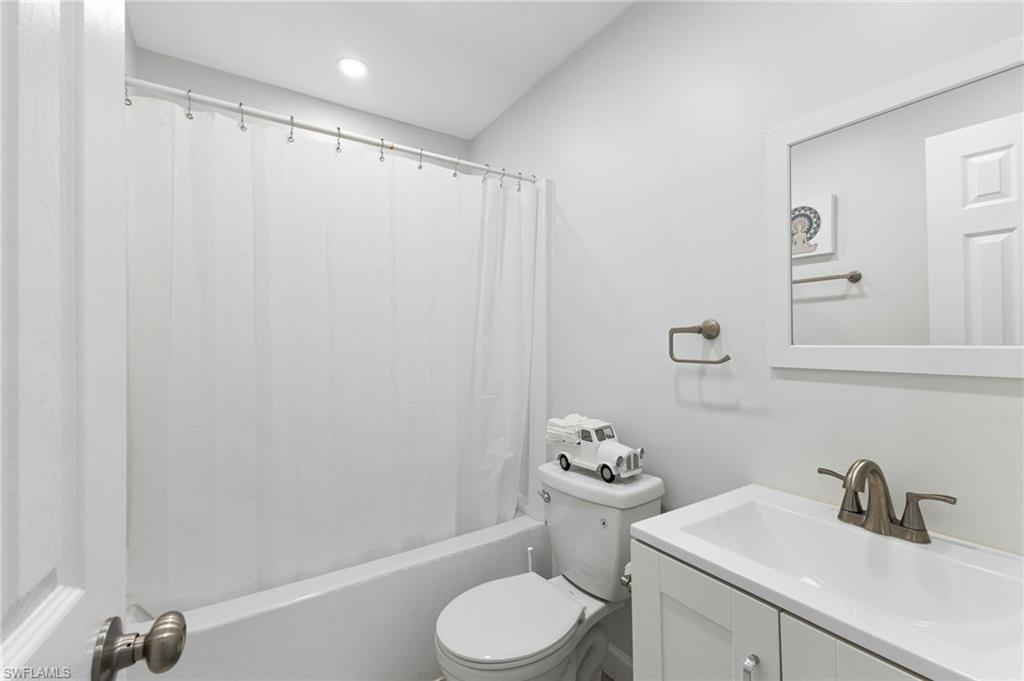 SUNRISE VILLAS - Residential