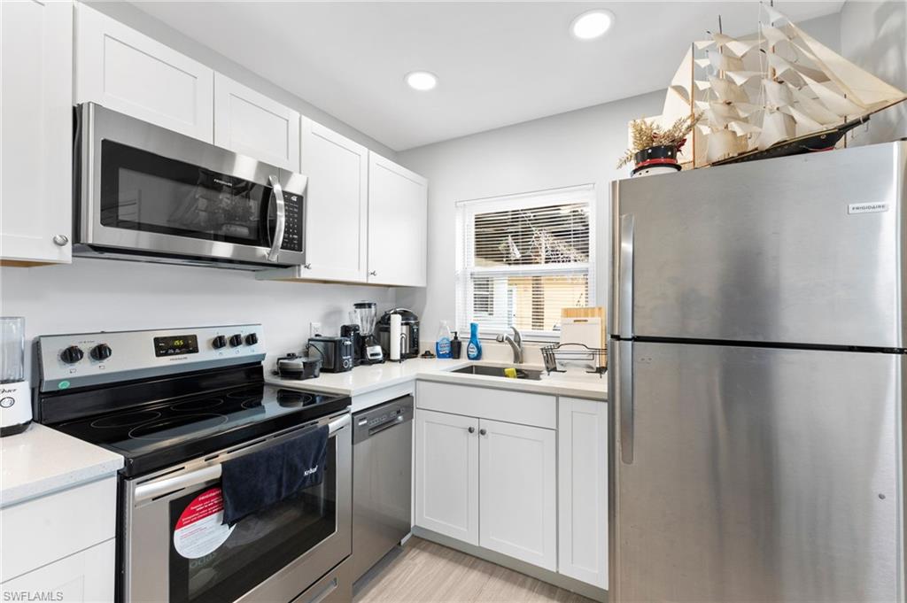 SUNRISE VILLAS - Residential