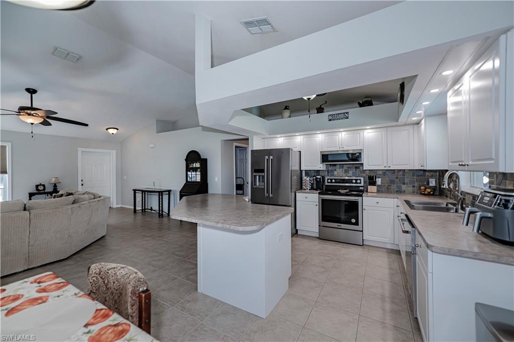 CAPE CORAL - Residential