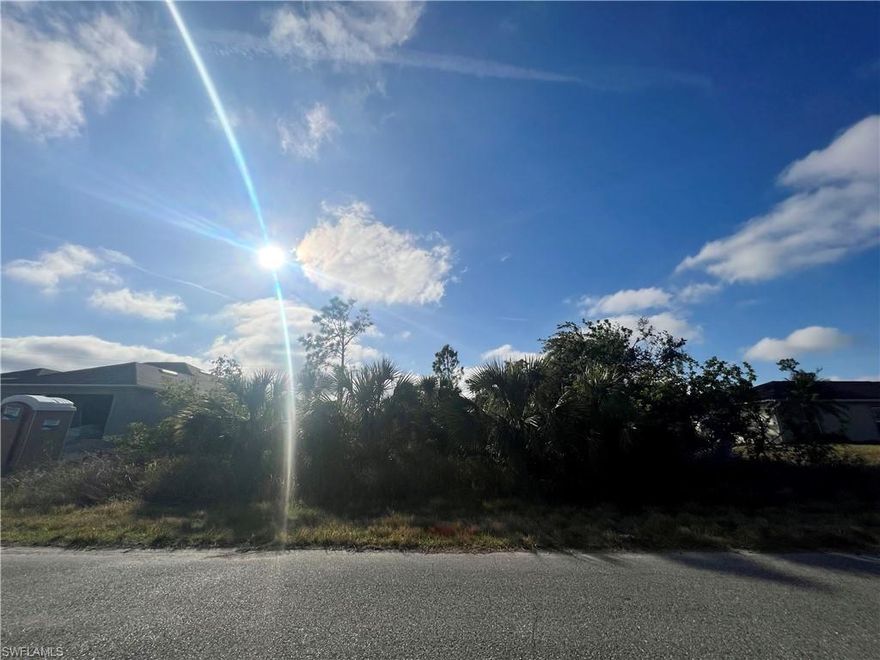 Nice lot in a moderately developed area of North Port. Minutes from US41 and 75.