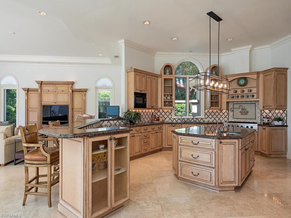 ESTATES AT BAY COLONY GOLF CLUB - Residential