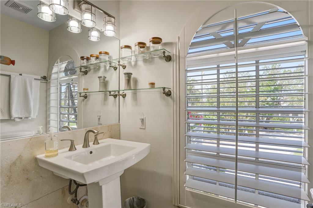 GULF ISLAND MANOR - Residential