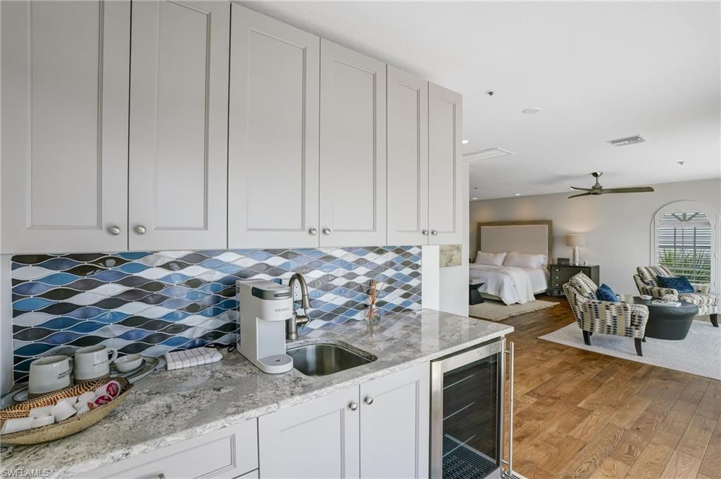 GULF ISLAND MANOR - Residential