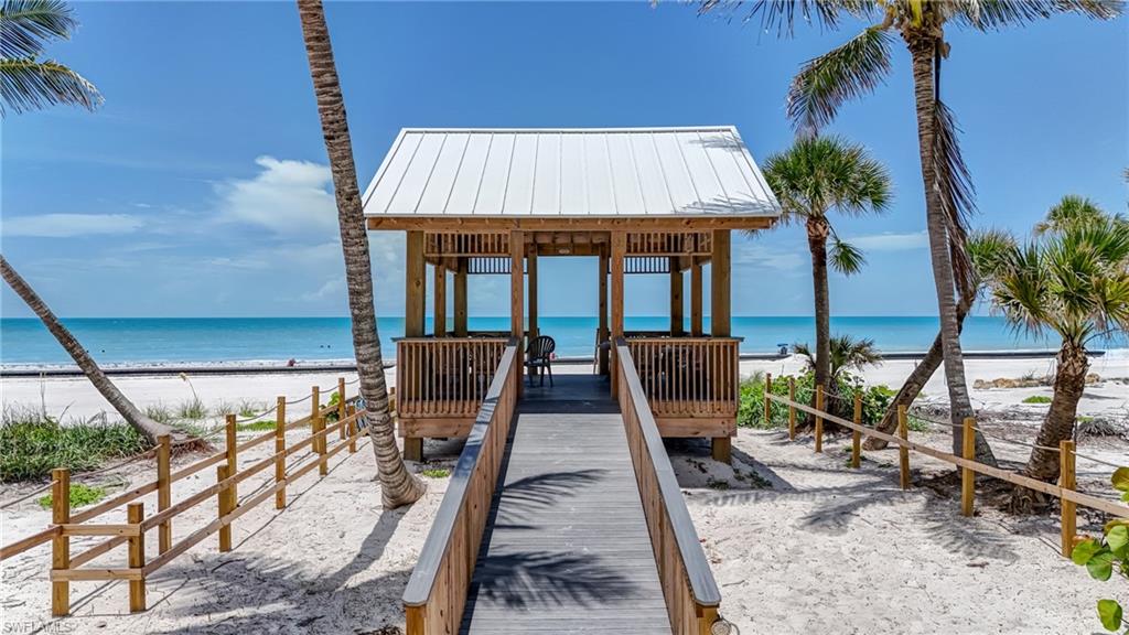 GULF ISLAND MANOR - Residential