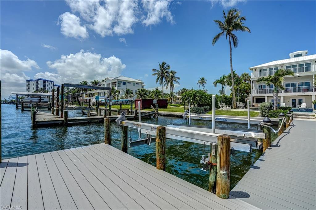 GULF ISLAND MANOR - Residential