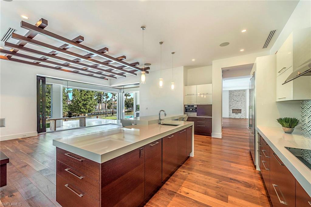 ROYAL HARBOR - Residential