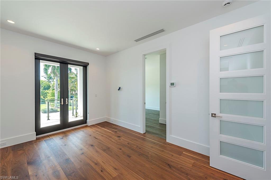 ROYAL HARBOR - Residential