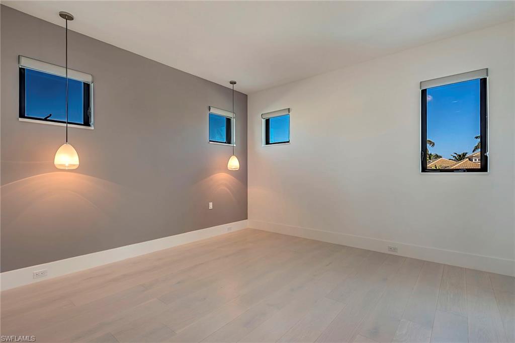 ROYAL HARBOR - Residential