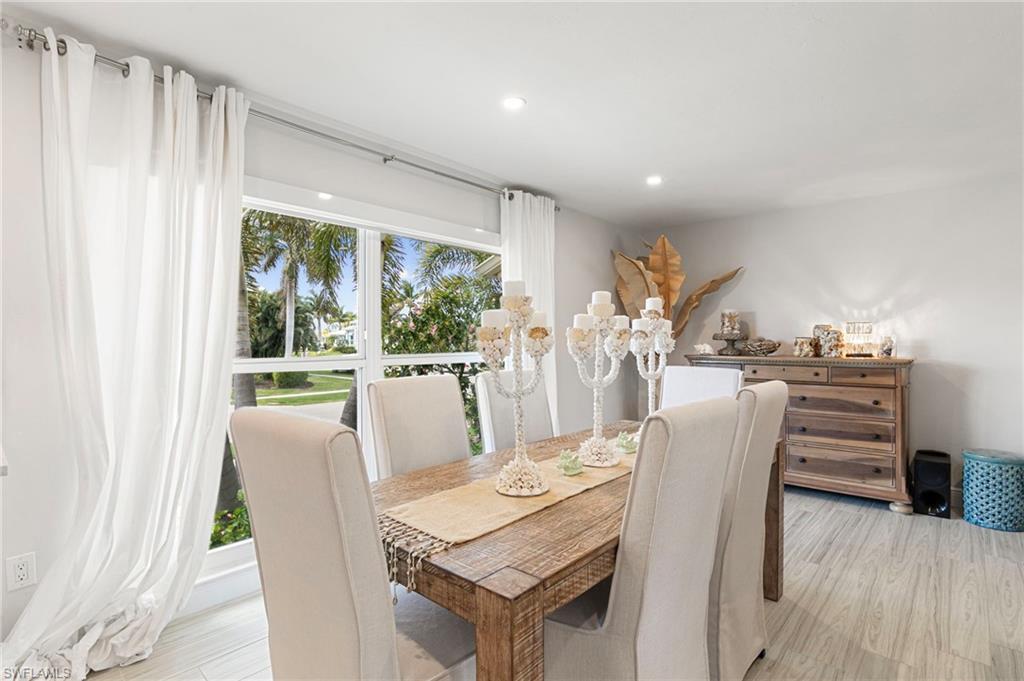 MARCO BEACH - Residential