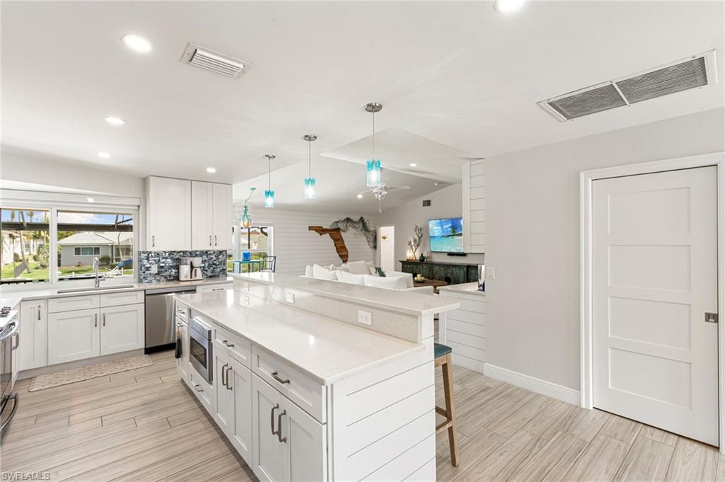 MARCO BEACH - Residential