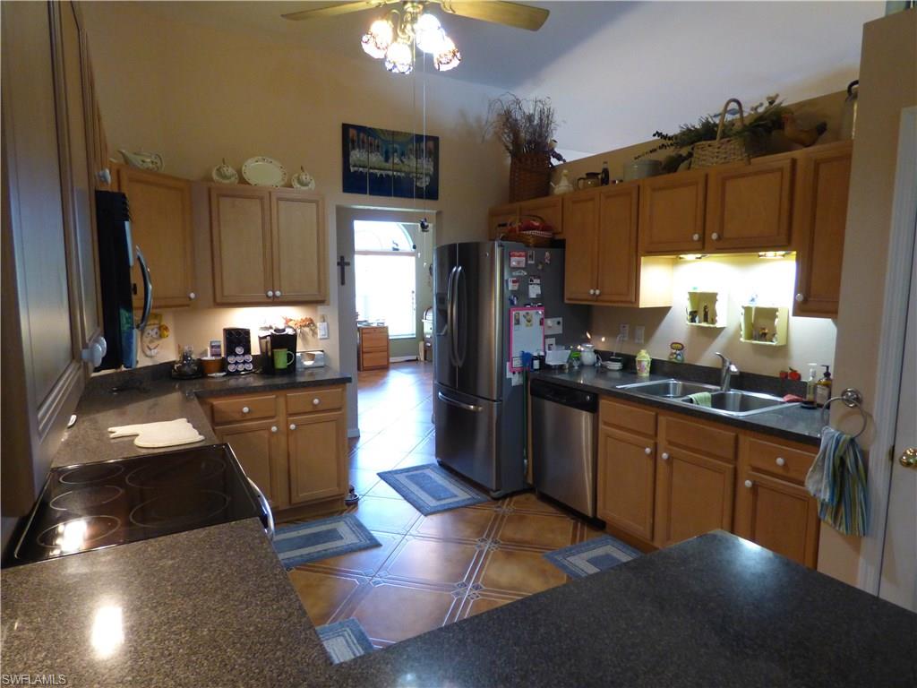 TOWN LAKES - Residential