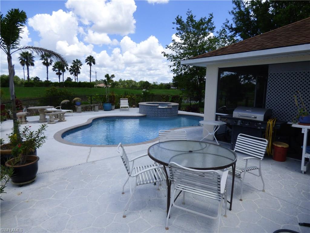 TOWN LAKES - Residential