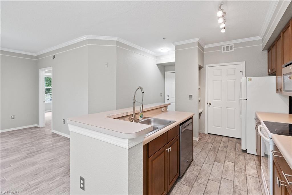 TERRACE - Residential Lease
