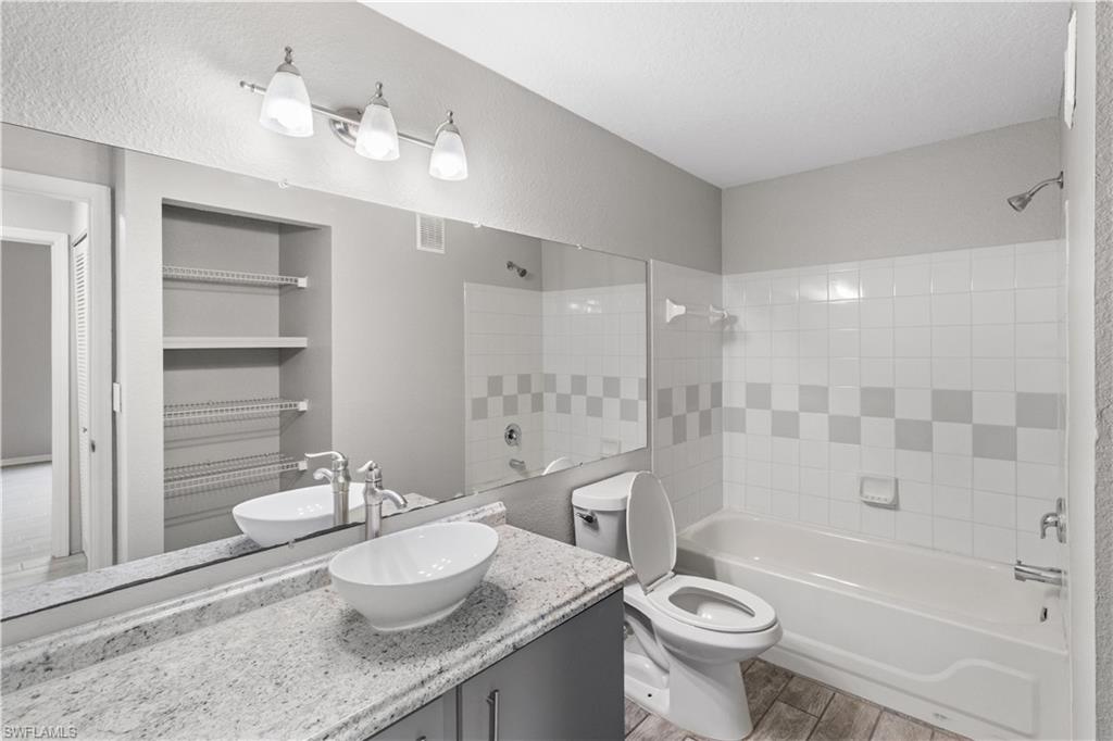 TERRACE - Residential Lease