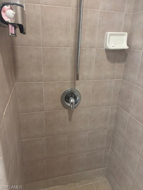 THE COVE AT SIX MILE - Residential