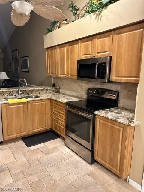 OLDE HICKORY GOLF & COUNTRY CLUB - Residential Lease