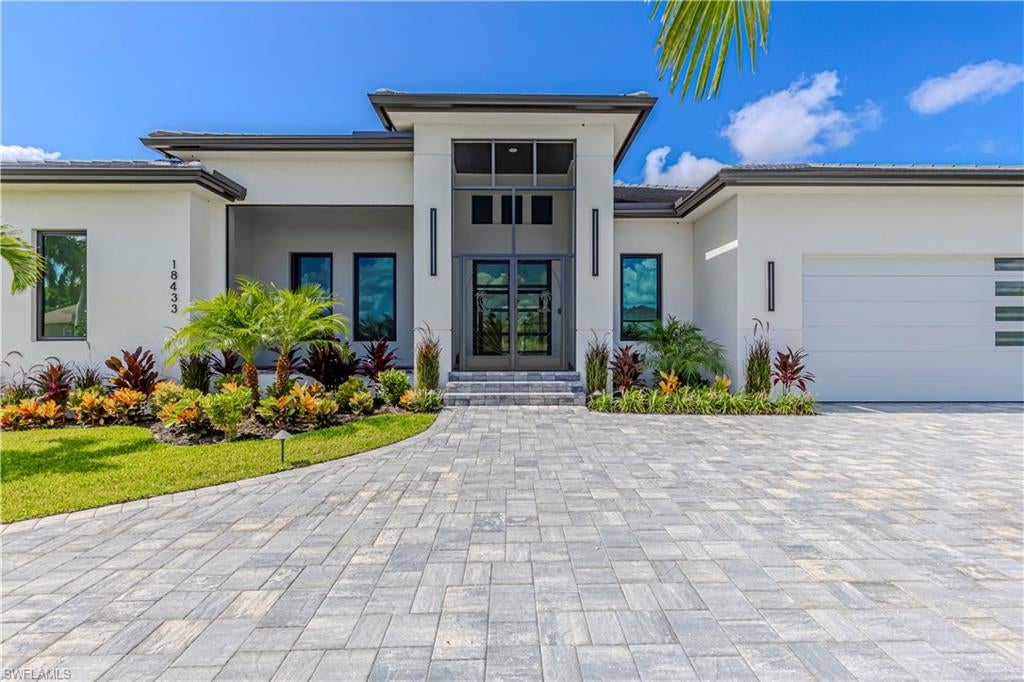 Photo of 18433 Royal Hammock BLVD, NAPLES, FL 34114 (MLS # 226027369)