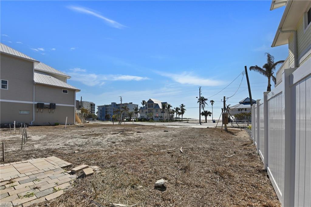 LAGUNA SHORES - Land