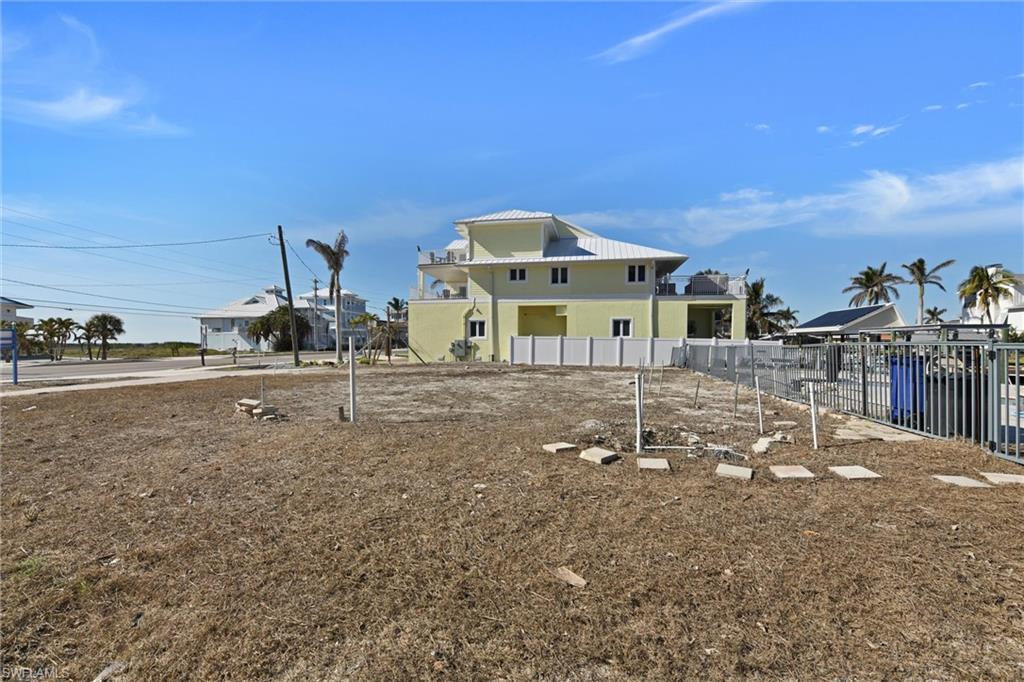 LAGUNA SHORES - Land