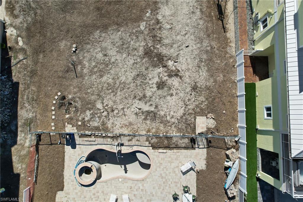 LAGUNA SHORES - Land