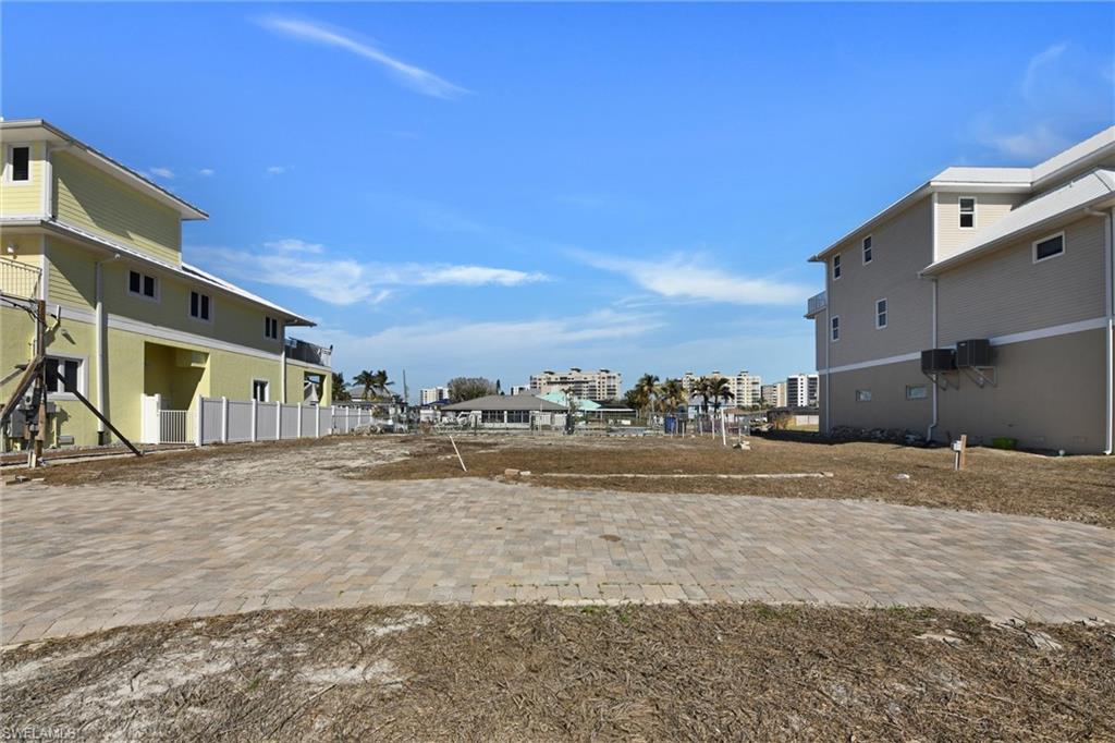 LAGUNA SHORES - Land