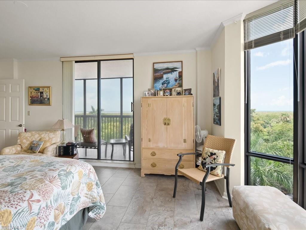 DORCHESTER - Residential