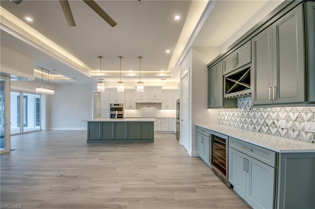 YACHT CLUB - Residential