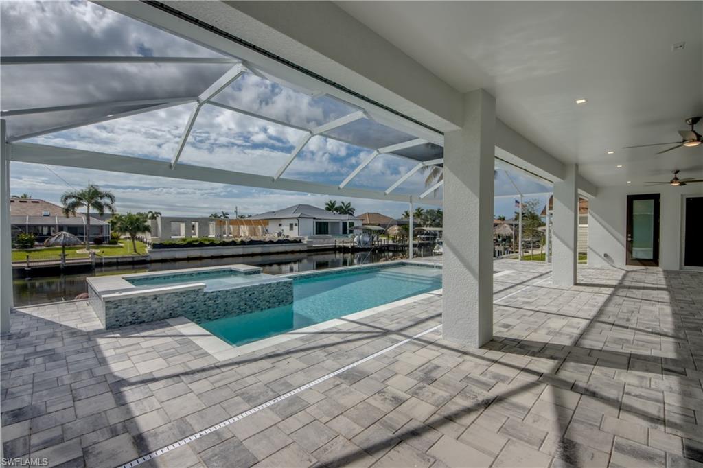 YACHT CLUB - Residential