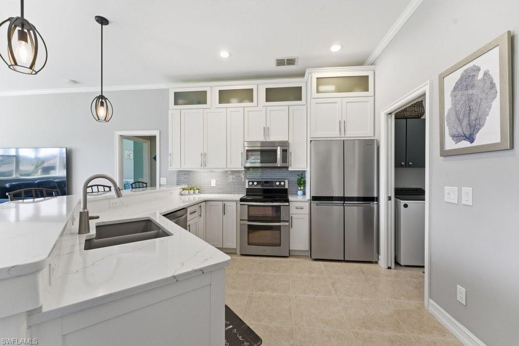 WALDEN LAKES - Residential