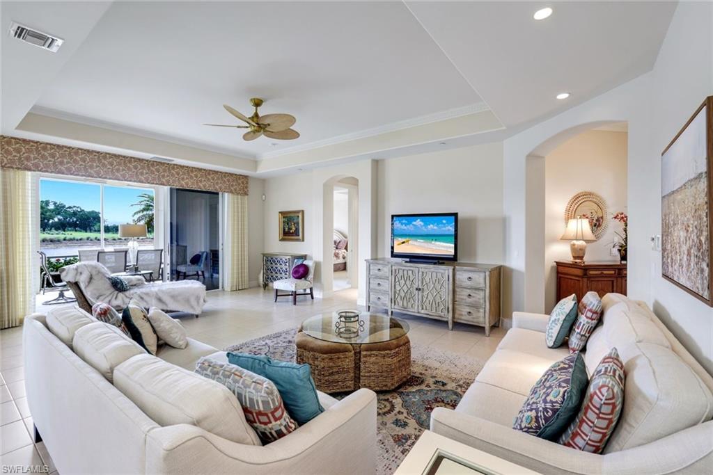 554 Avellino Isles CIR 101