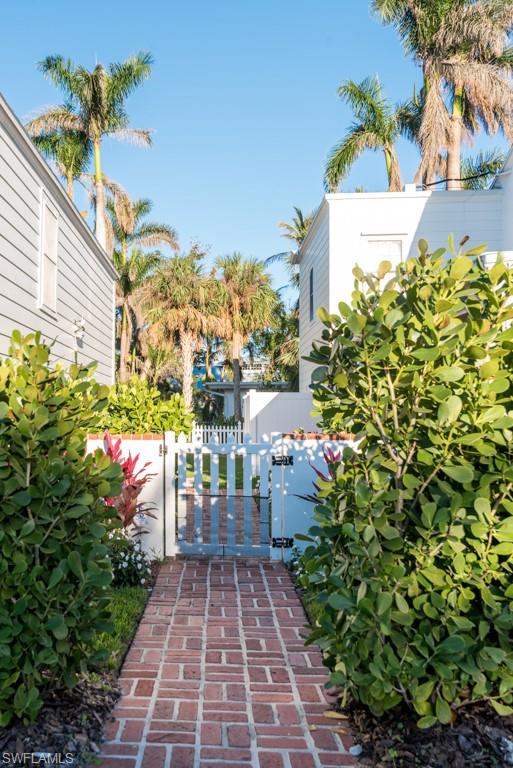 OLDE NAPLES - Residential