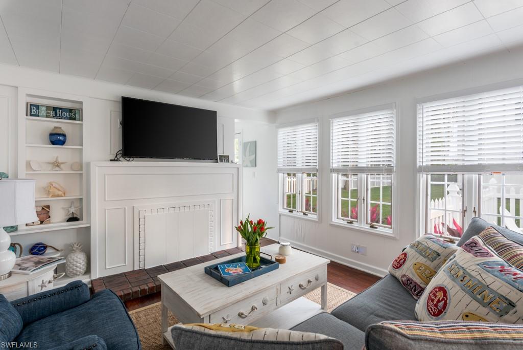 OLDE NAPLES - Residential