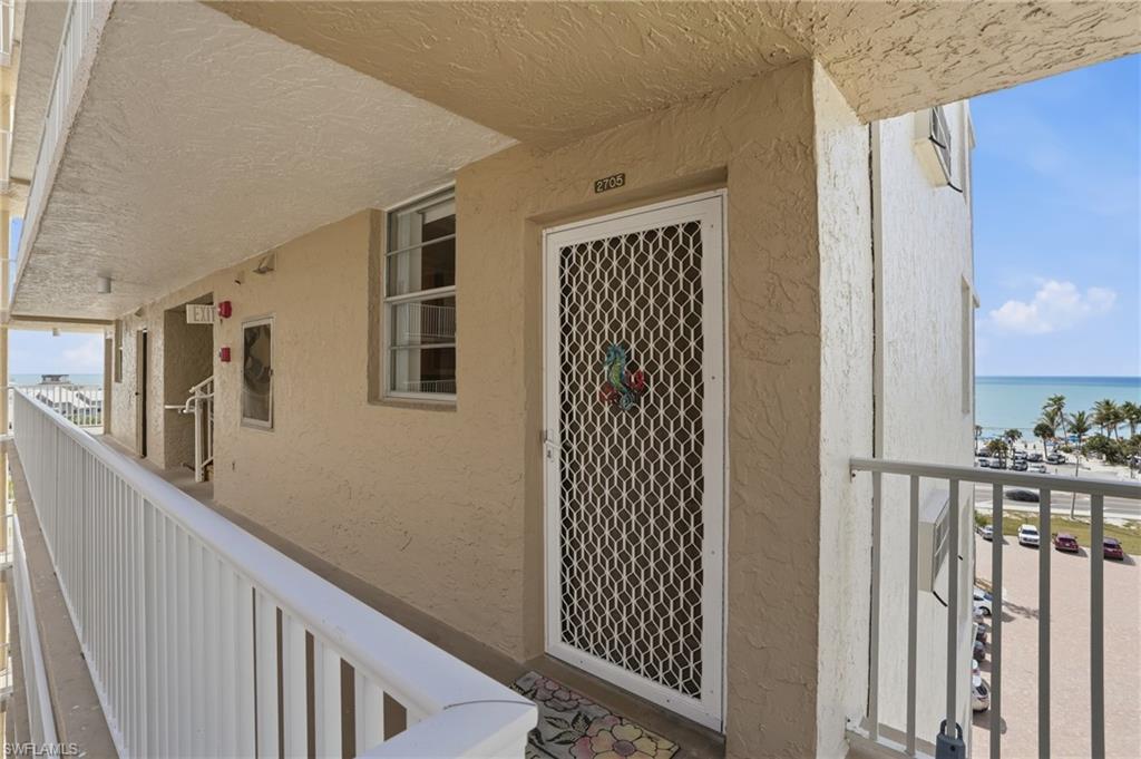 BEACH AND TENNIS CLUB - Residential