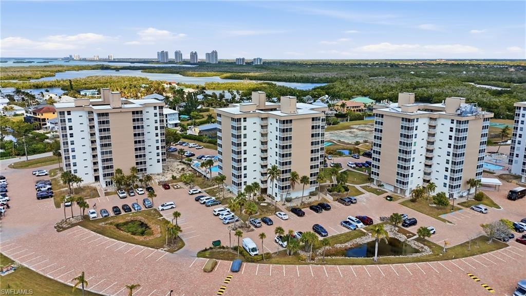 BEACH AND TENNIS CLUB - Residential