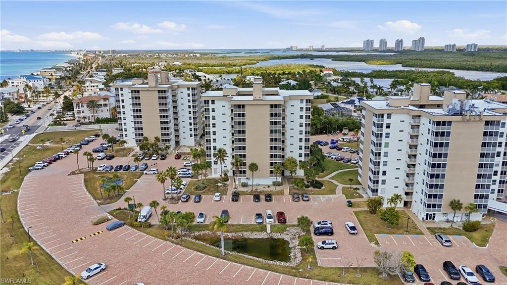 BEACH AND TENNIS CLUB - Residential