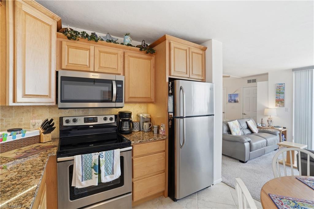 BEACH AND TENNIS CLUB - Residential