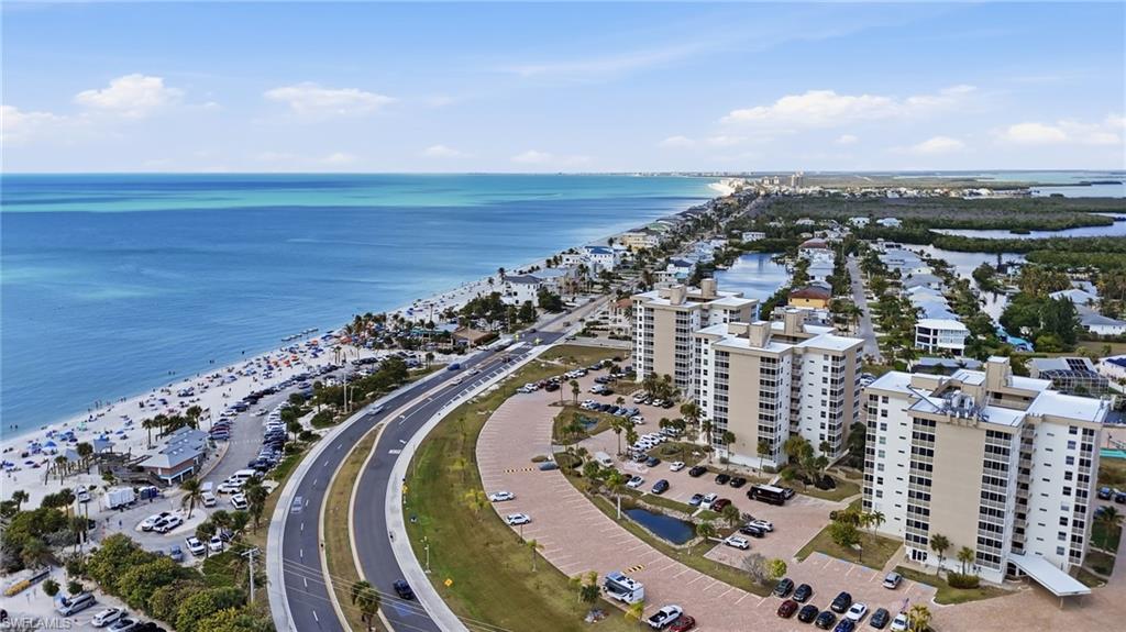 BEACH AND TENNIS CLUB - Residential