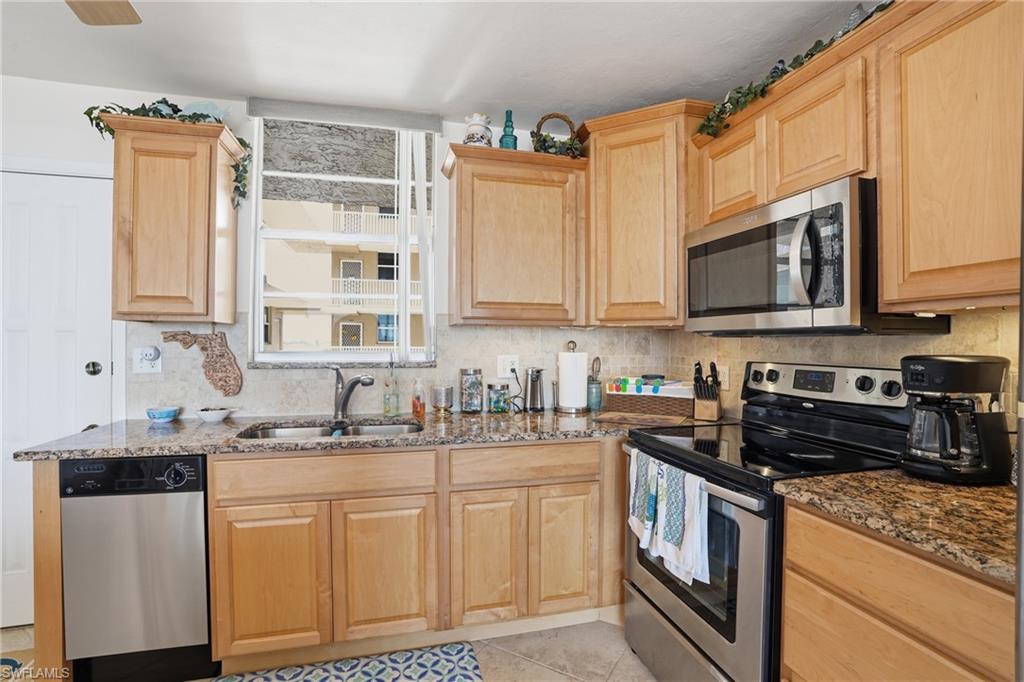 BEACH AND TENNIS CLUB - Residential