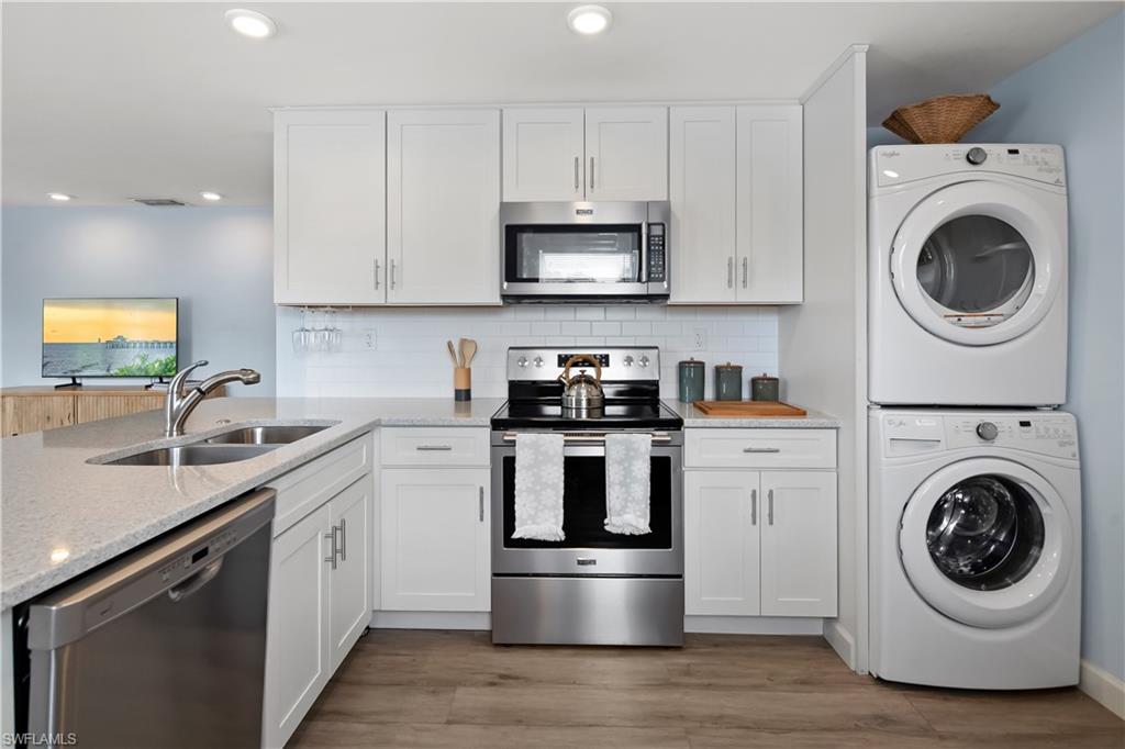 NAPLES PARK - Residential