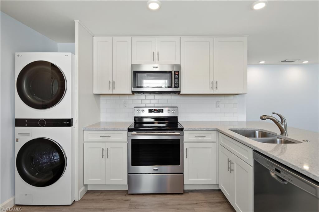 NAPLES PARK - Residential