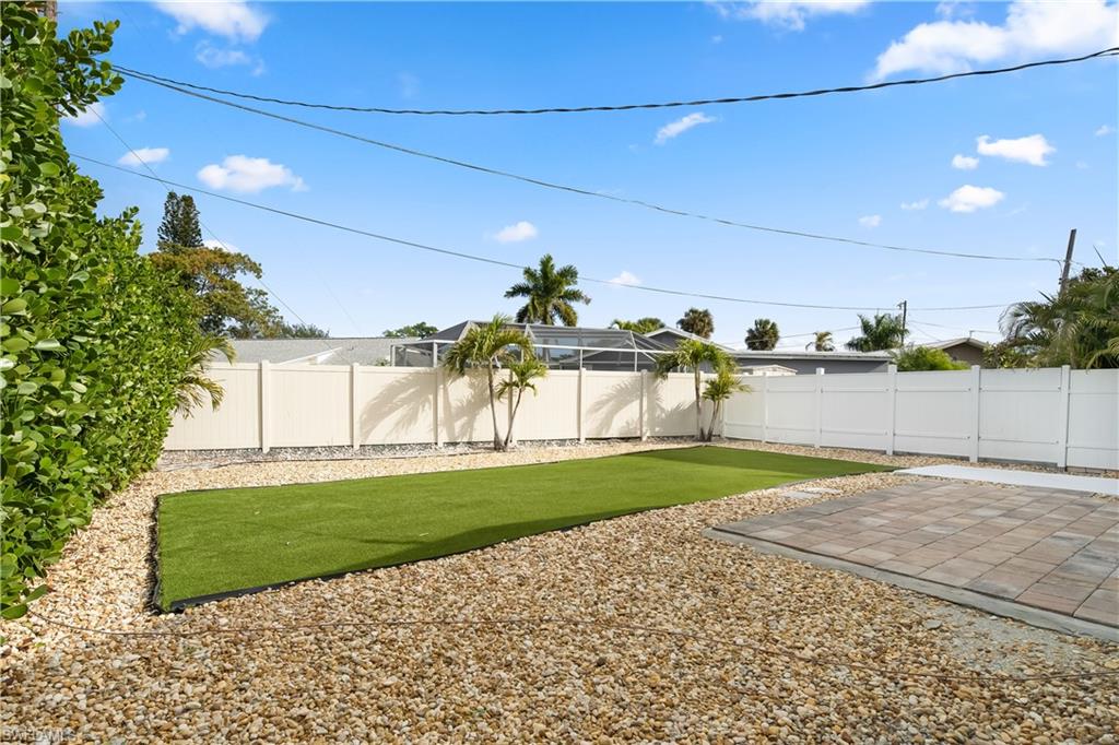 NAPLES PARK - Residential