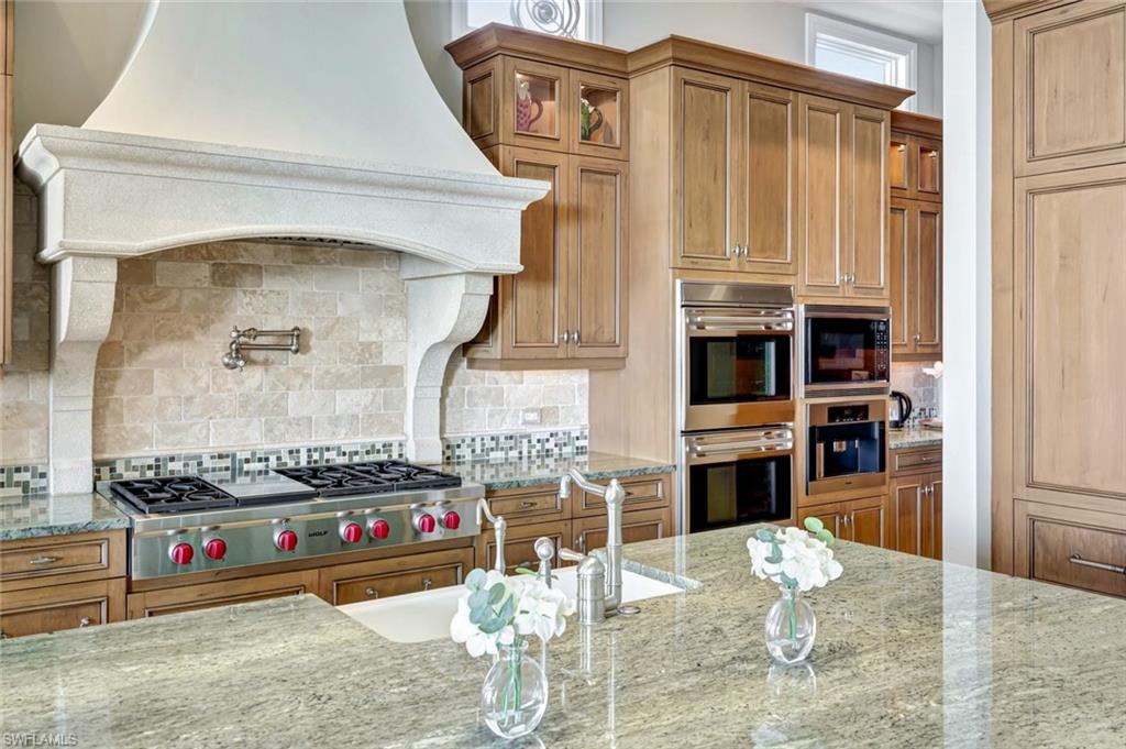 BAREFOOT BEACH - Residential