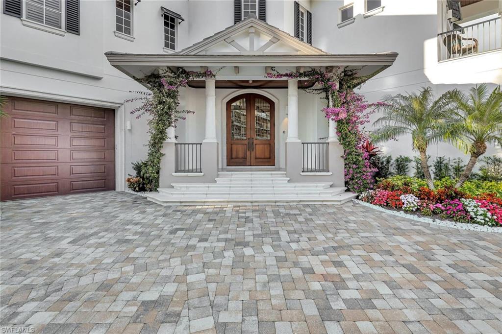 BAREFOOT BEACH - Residential